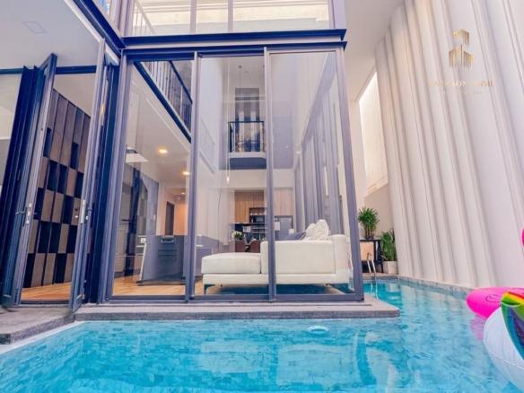 Pool villa