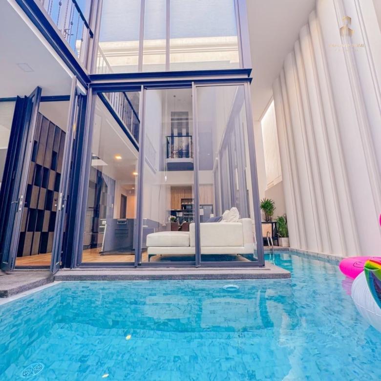 Pool villa
