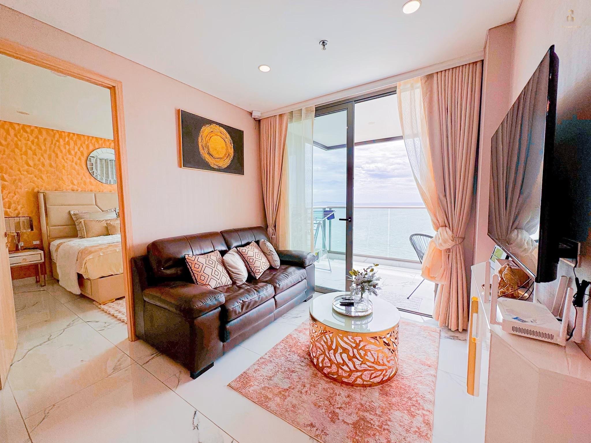 Copacabana Beach Jomtien condo for sale