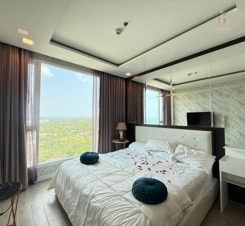 Del Mare Bangsaray beachfront condo for sale