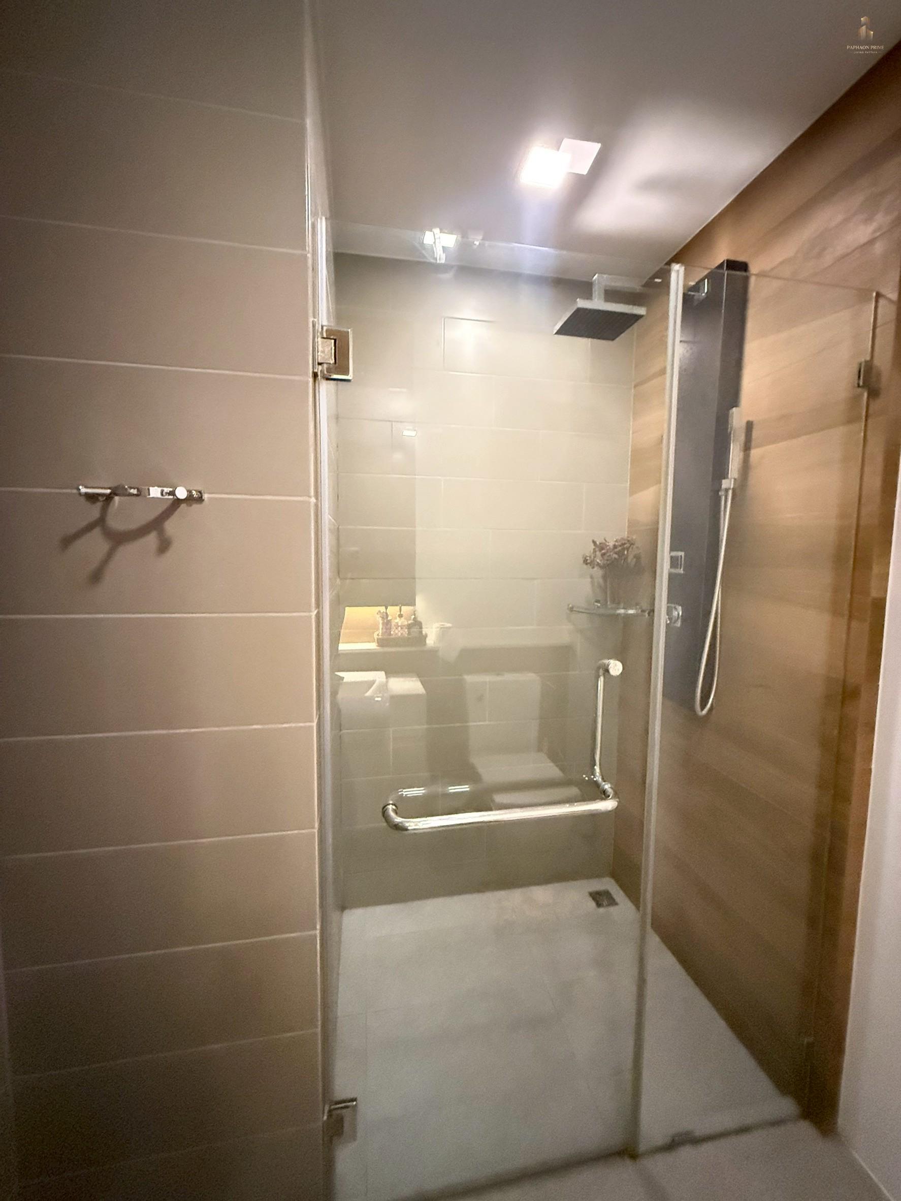 Del Mare Bangsaray beachfront condo for sale