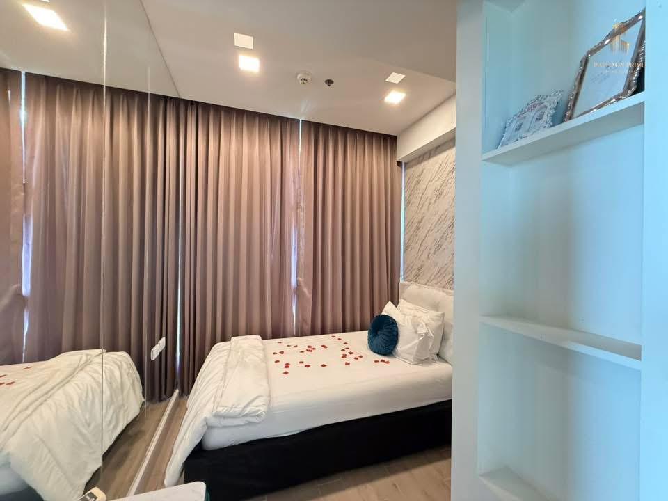 Del Mare Bangsaray beachfront condo for sale Bederoom